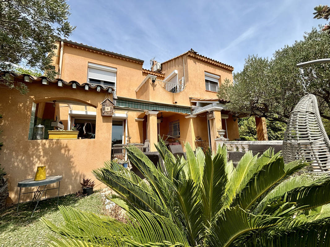 Maison à PUGET-SUR-ARGENS