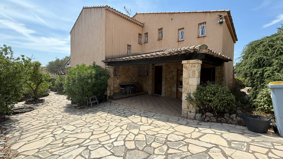 Maison à PUGET-SUR-ARGENS