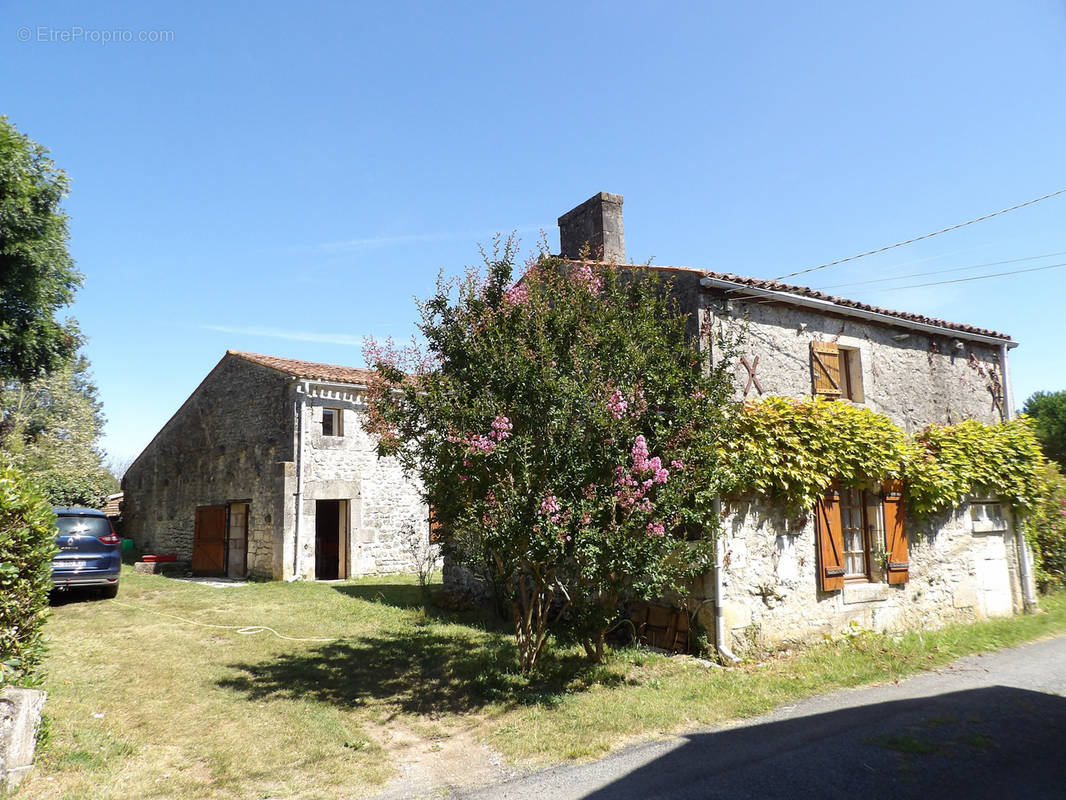 Maison à SAINT-SAVINIEN