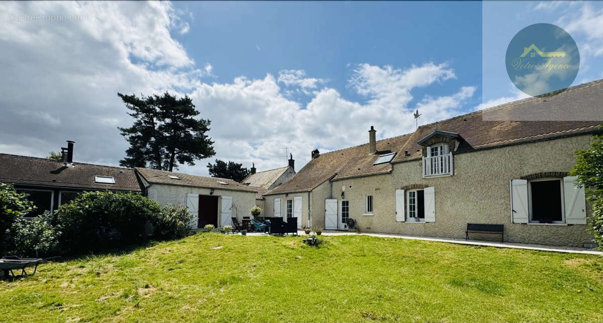 Maison à BAZOCHES-SUR-LE-BETZ