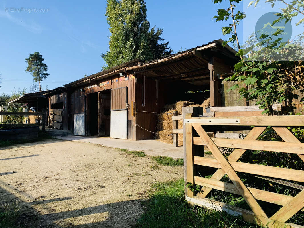 Maison à BAZOCHES-SUR-LE-BETZ