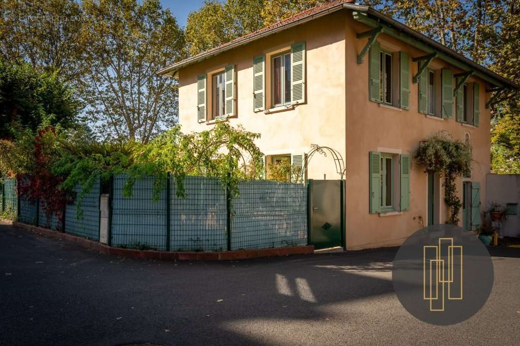 Maison à VILLEFRANCHE-SUR-SAONE