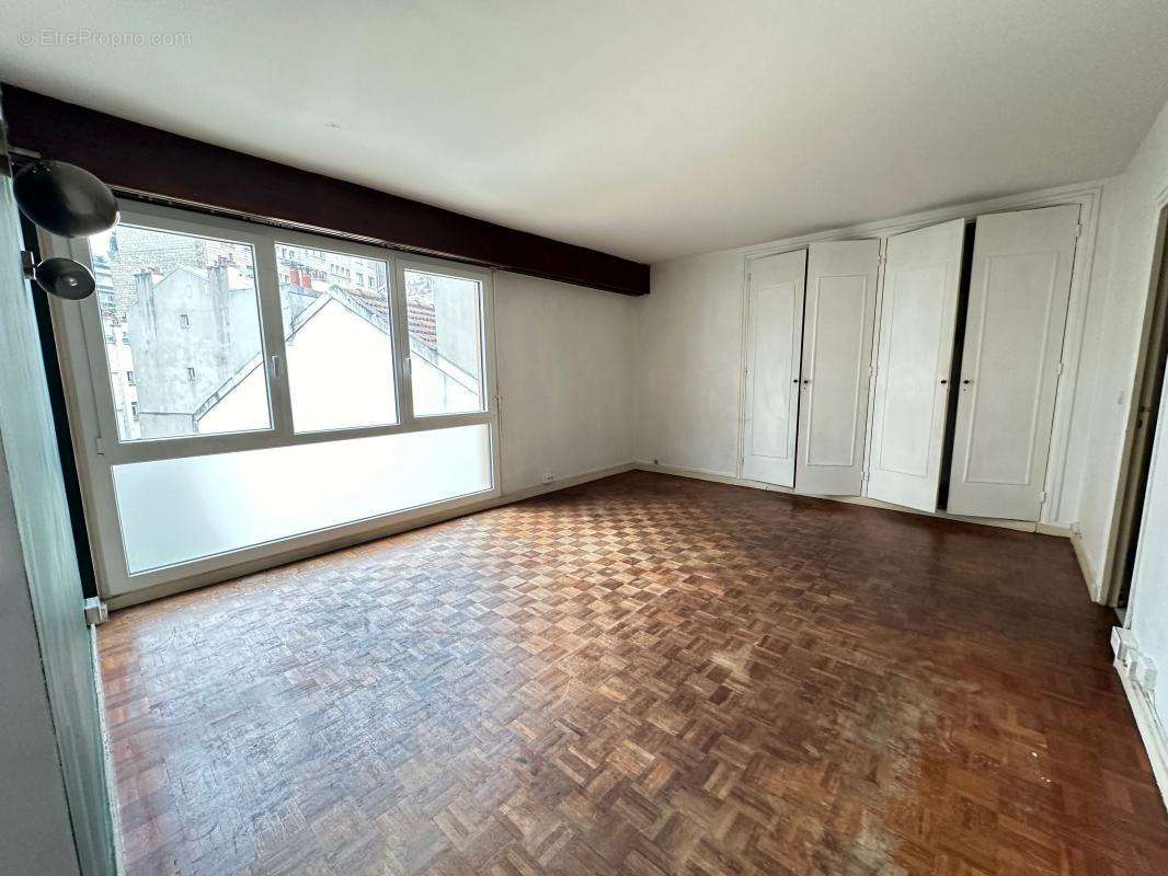 Appartement à PARIS-12E