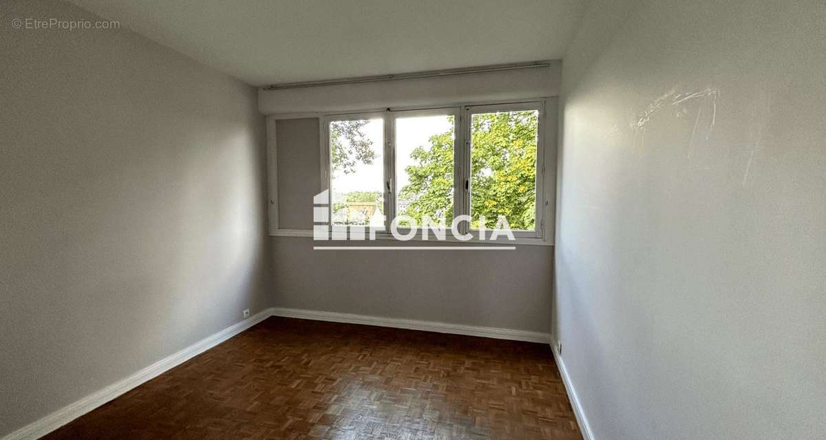 Appartement à VERNEUIL-SUR-SEINE