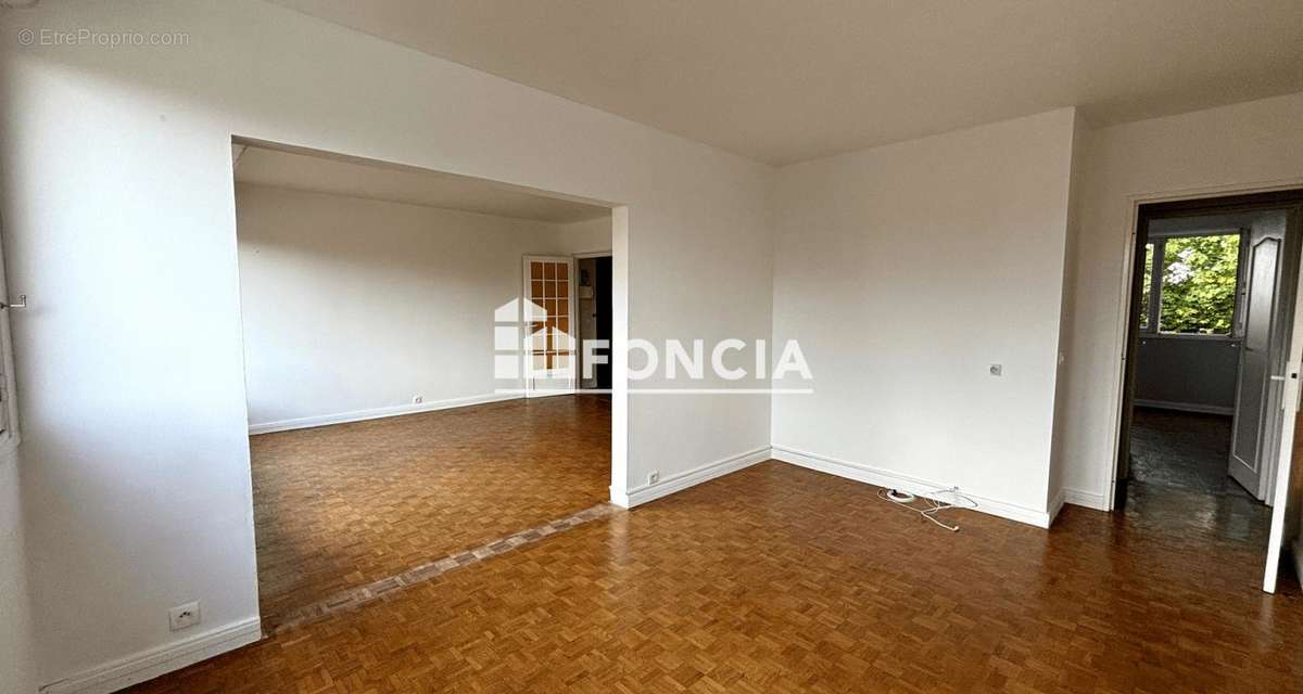 Appartement à VERNEUIL-SUR-SEINE