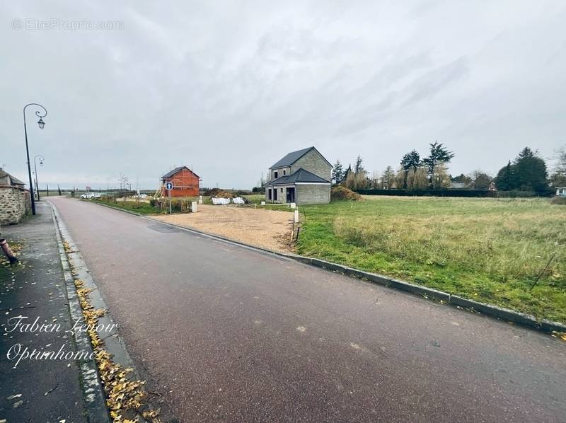 Terrain à AUTHEUIL-AUTHOUILLET