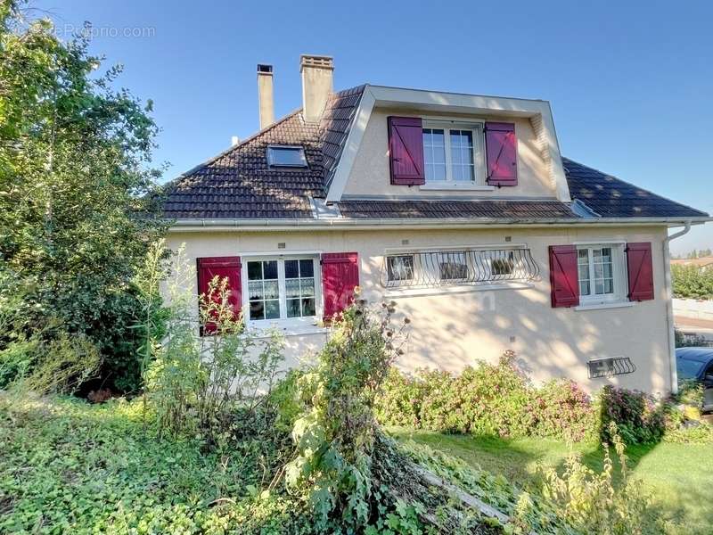 Maison à SAINT-BONNET-DE-MURE