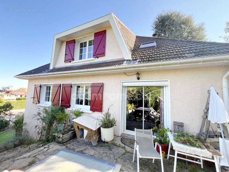 Maison à SAINT-BONNET-DE-MURE