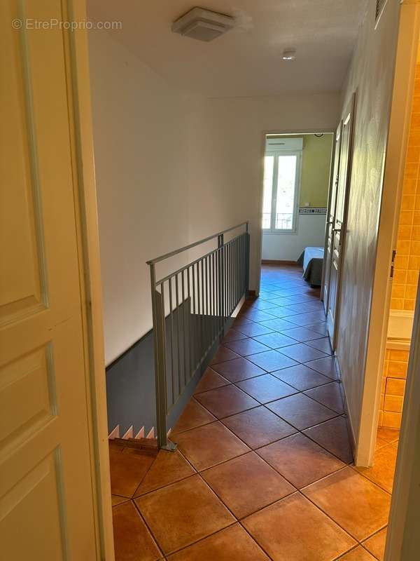 Appartement à GREOUX-LES-BAINS