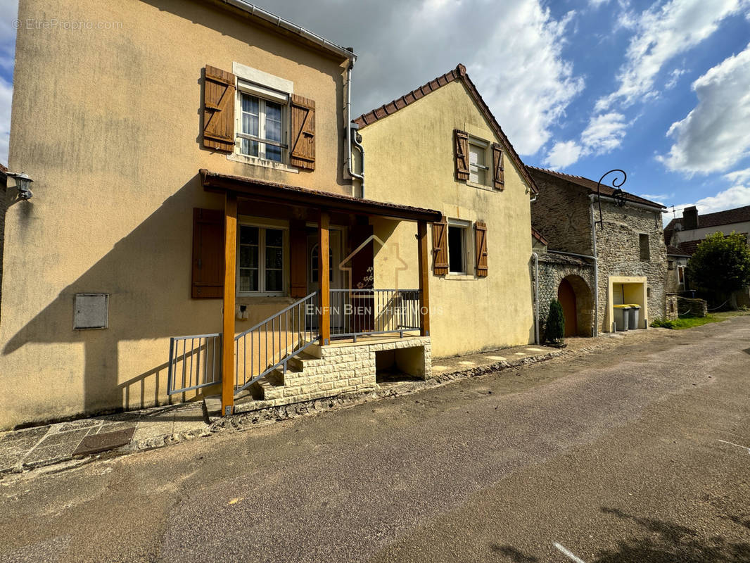 Maison à VEZELAY