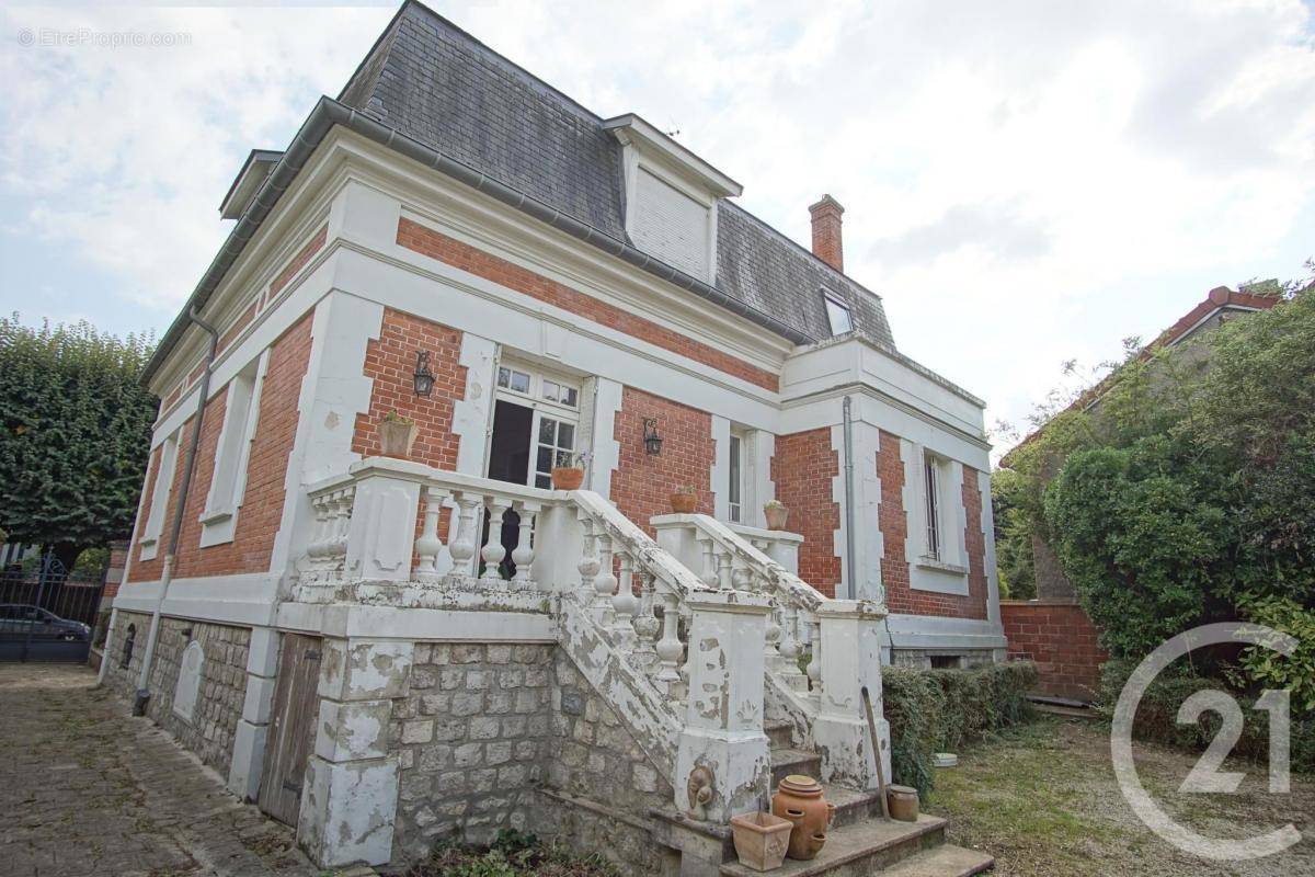 Maison à CHOISY-LE-ROI