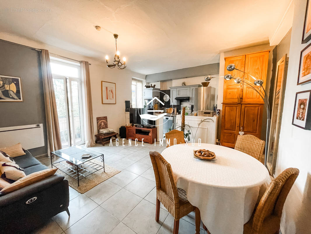 Appartement à SAINT-LAURENT-DU-VAR