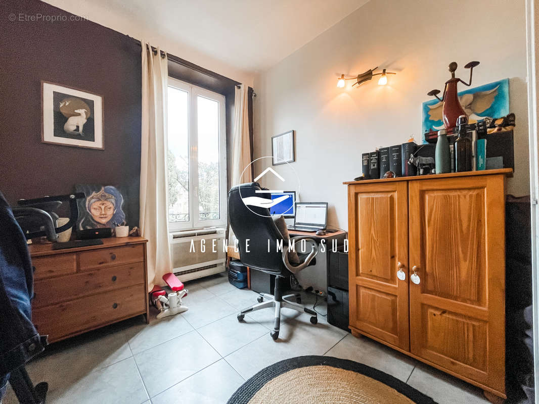 Appartement à SAINT-LAURENT-DU-VAR