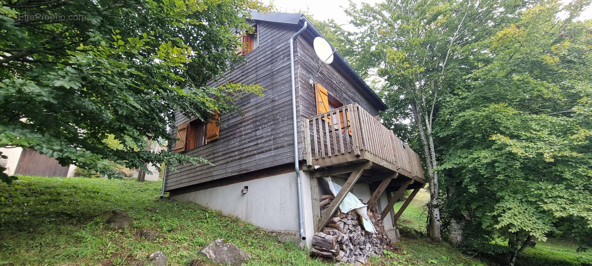 Maison à SAINT-CHELY-D&#039;AUBRAC