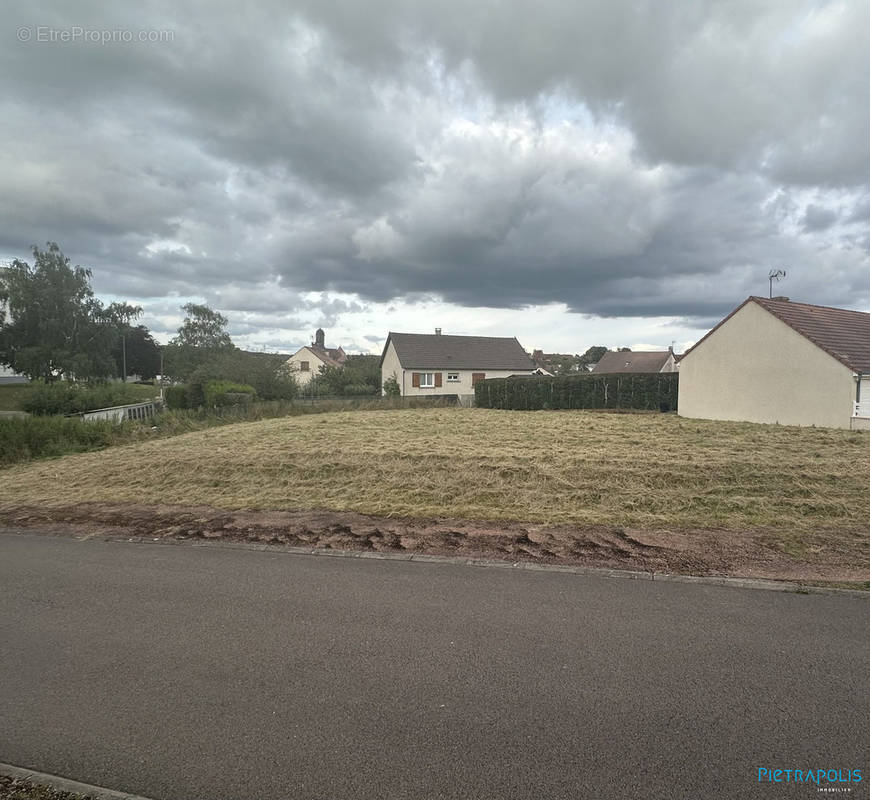 Terrain à ARNAY-LE-DUC