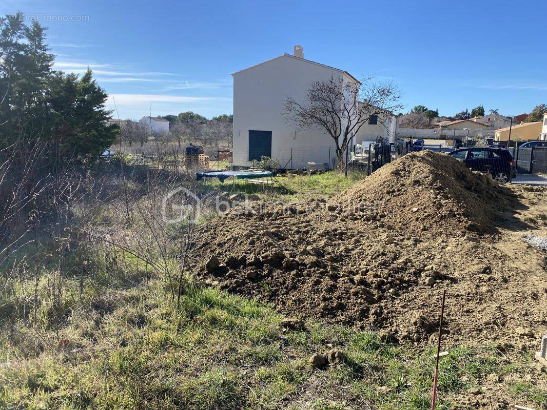 Terrain à LA MOTTE-D&#039;AIGUES