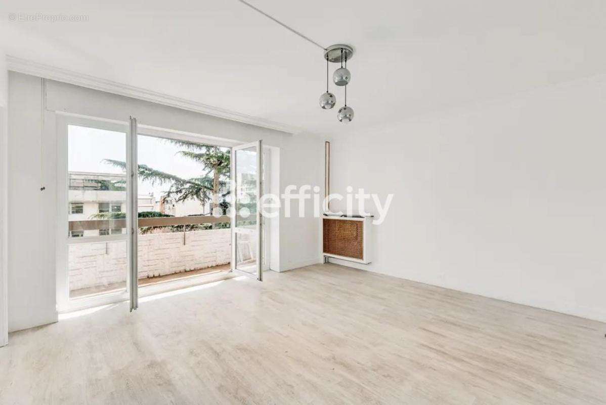 Appartement à IVRY-SUR-SEINE