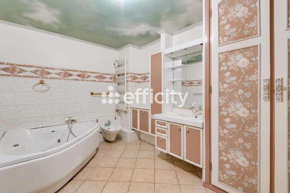 Appartement à IVRY-SUR-SEINE