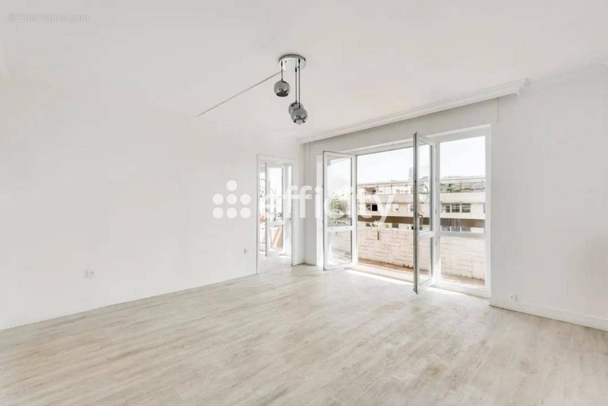 Appartement à IVRY-SUR-SEINE