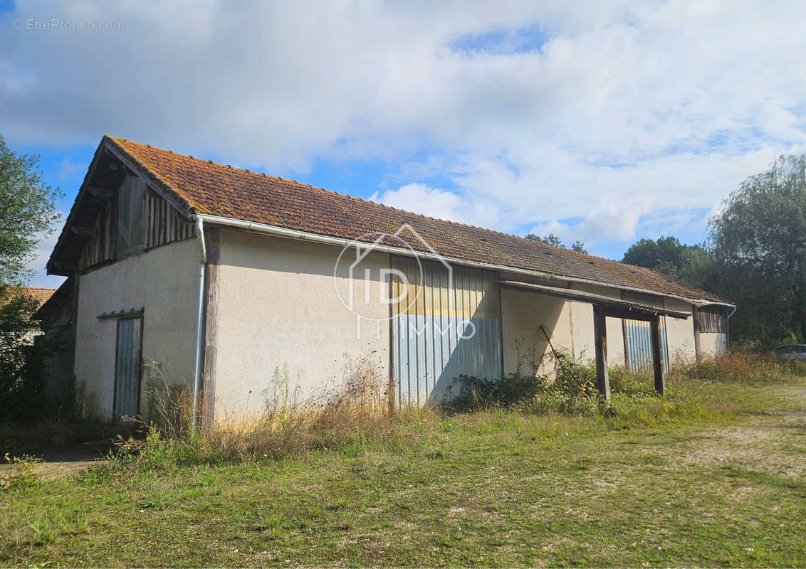 Commerce à MONTPON-MENESTEROL