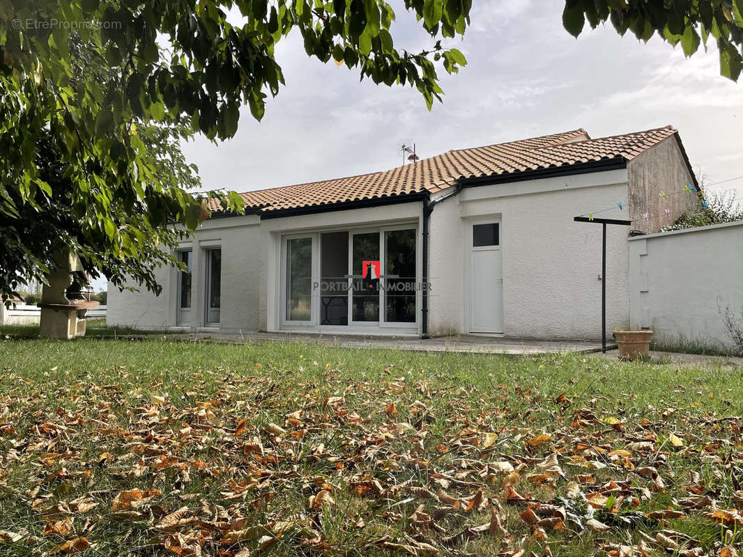 Maison à AMBARES-ET-LAGRAVE