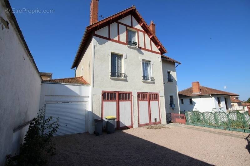 Maison à NERIS-LES-BAINS