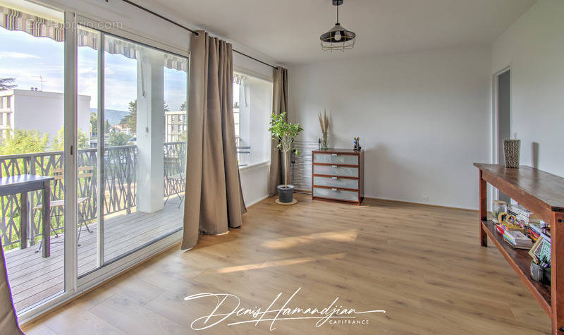 Appartement à FONTAINES-SUR-SAONE