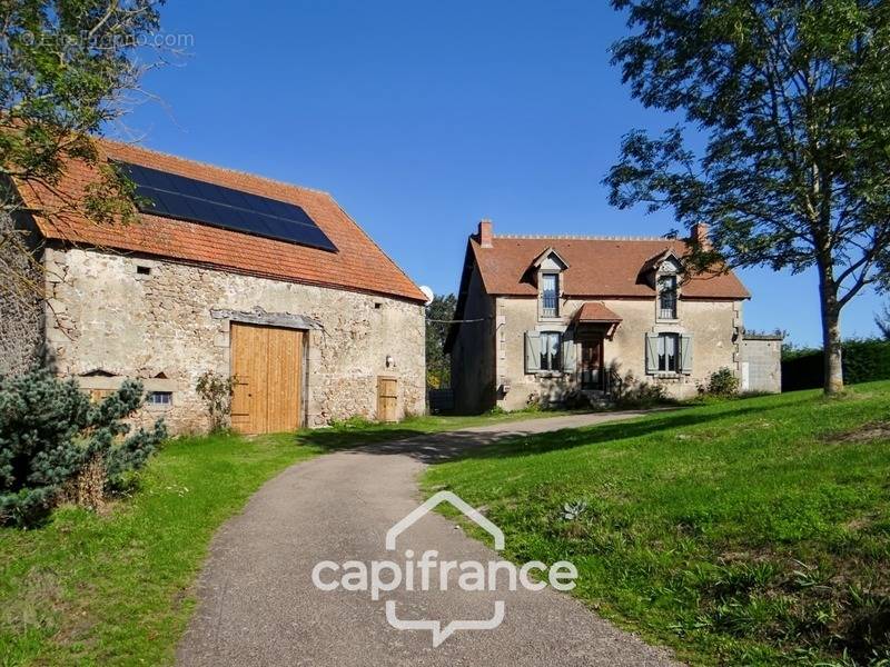 Maison à LAPEYROUSE