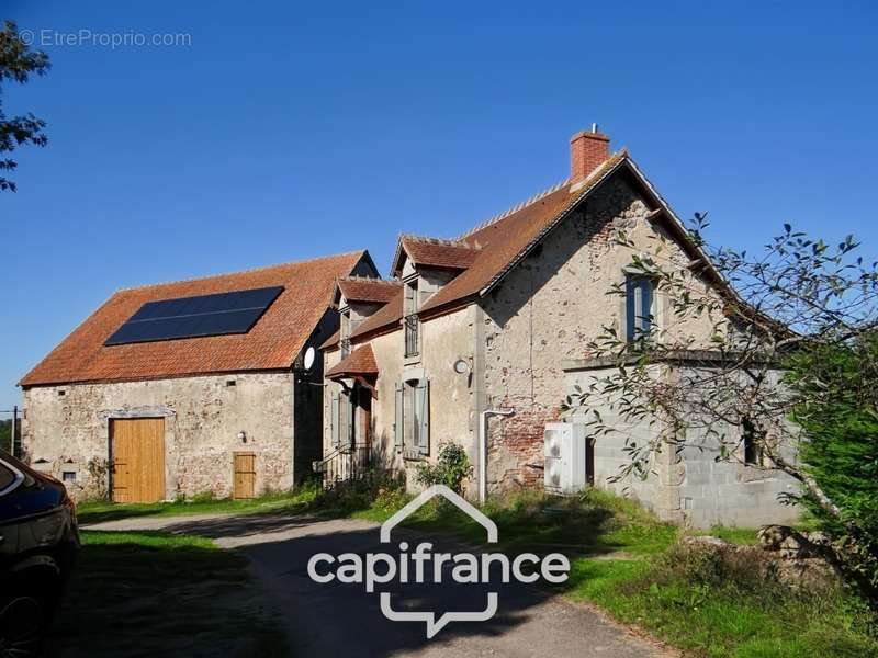 Maison à LAPEYROUSE