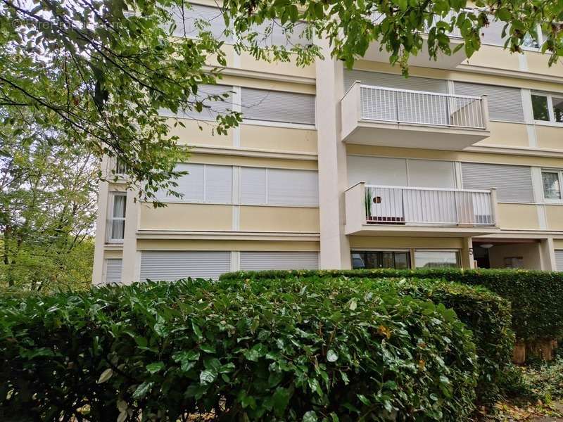 Appartement à LE PLESSIS-ROBINSON