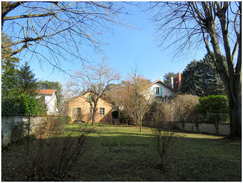 Maison à TASSIN-LA-DEMI-LUNE