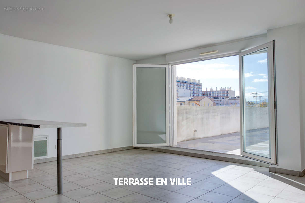 Appartement à MARSEILLE-2E