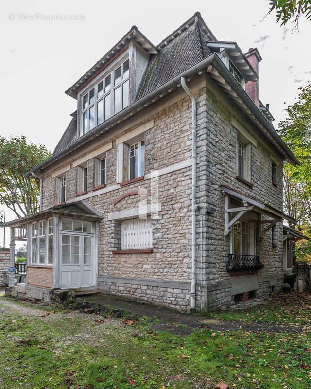 Maison à FONTAINEBLEAU