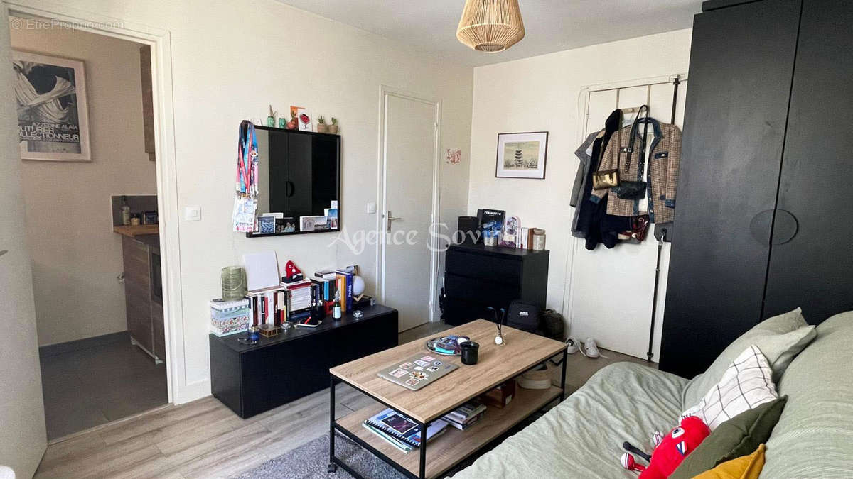 Appartement à PARIS-17E