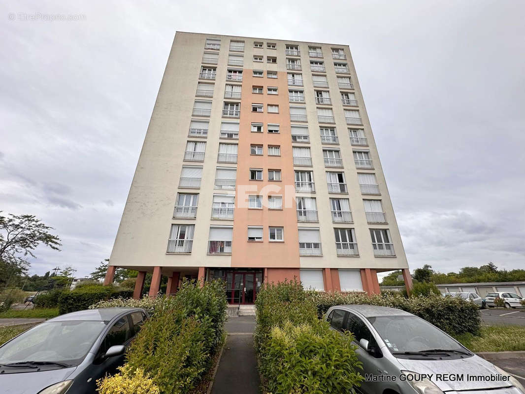 Appartement à SAINT-JEAN-DE-BRAYE