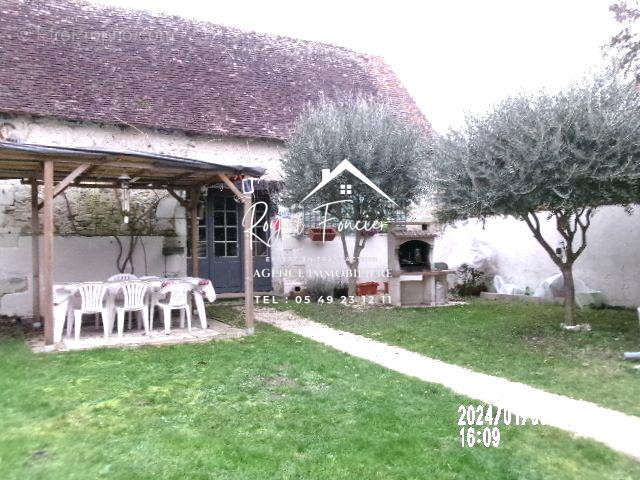 Maison à YZEURES-SUR-CREUSE