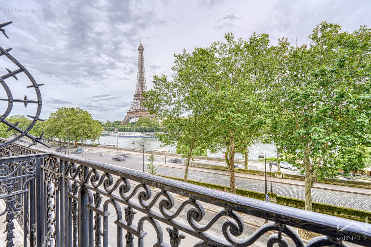 Appartement à PARIS-16E