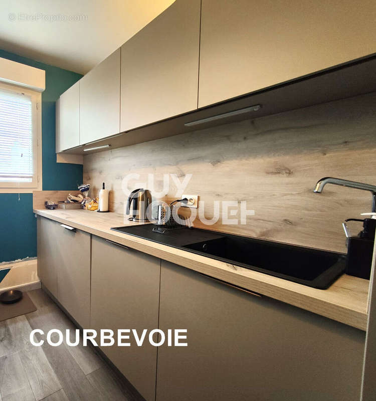 Appartement à COURBEVOIE