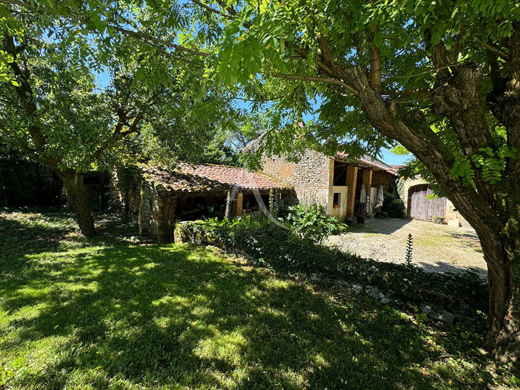 Maison à VIRE-SUR-LOT