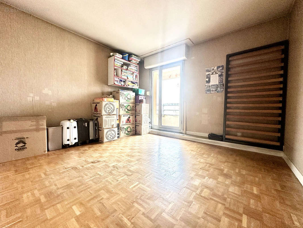 Appartement à PARIS-19E