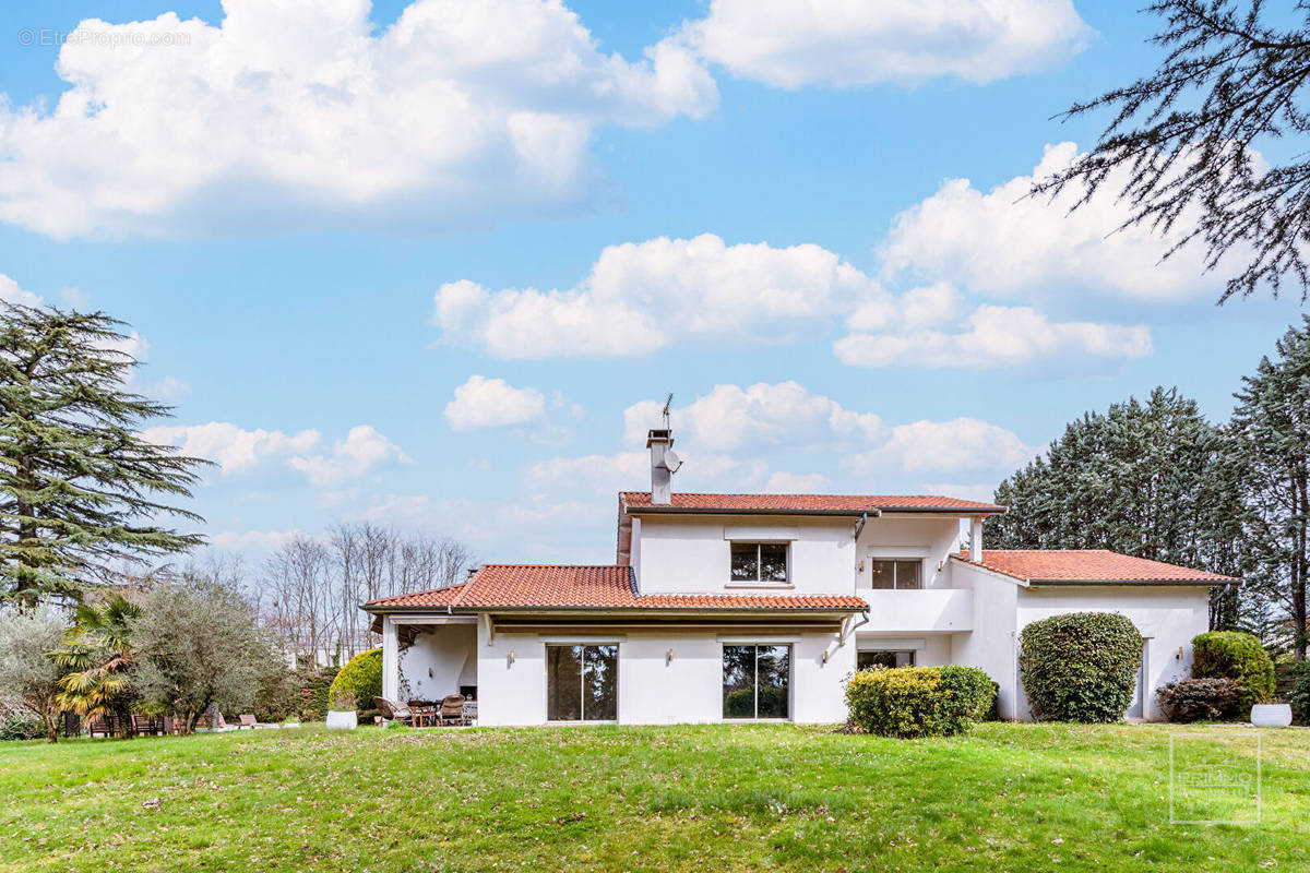 Maison à SAINT-CYR-AU-MONT-D&#039;OR