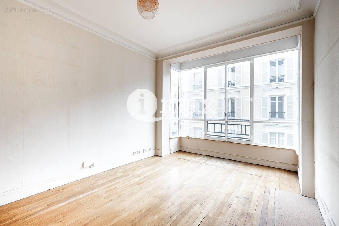 Appartement à LEVALLOIS-PERRET