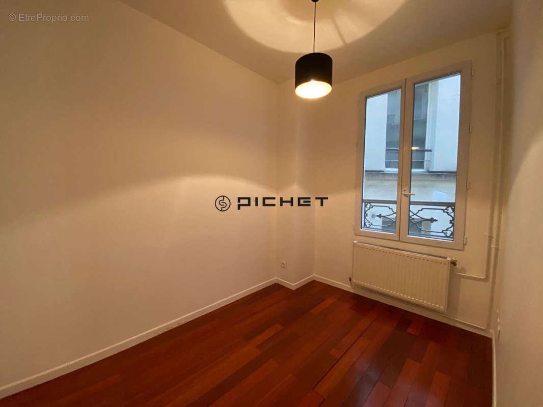 Appartement à PARIS-10E