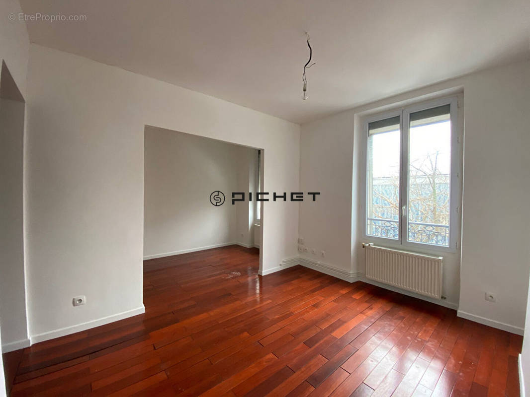 Appartement à PARIS-10E