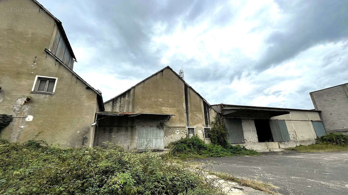 Commerce à NOYERS-SUR-CHER