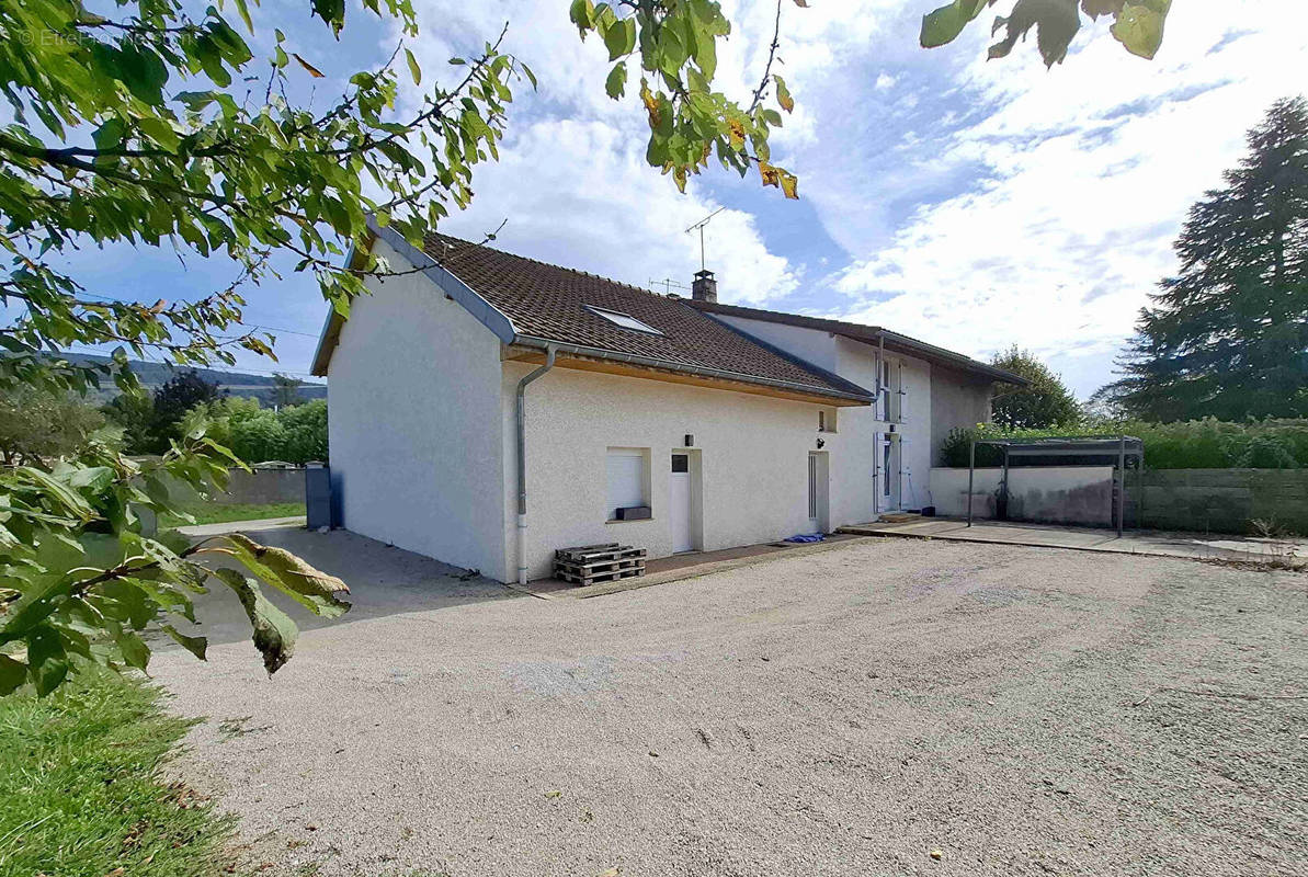 Maison à COUSANCE