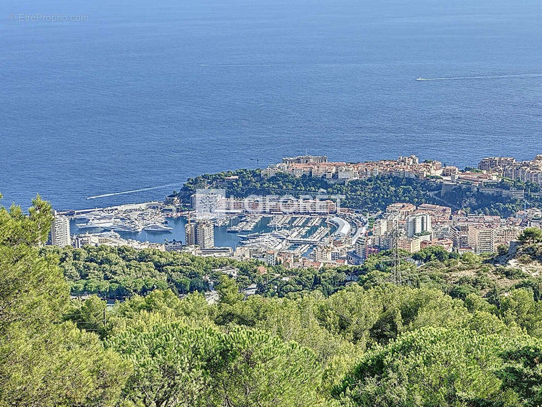 Appartement à LA TURBIE