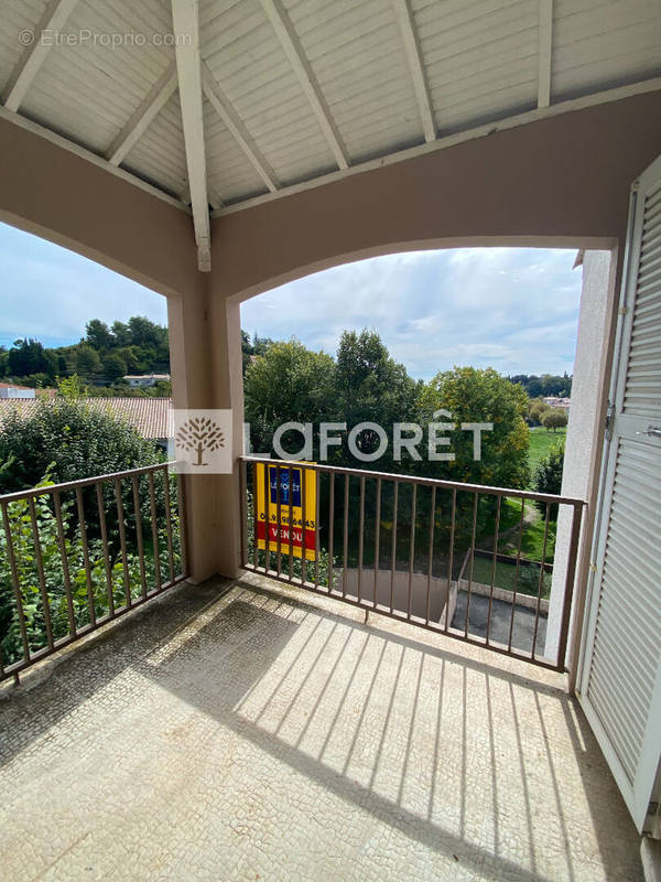 Appartement à CHATEAUNEUF-GRASSE