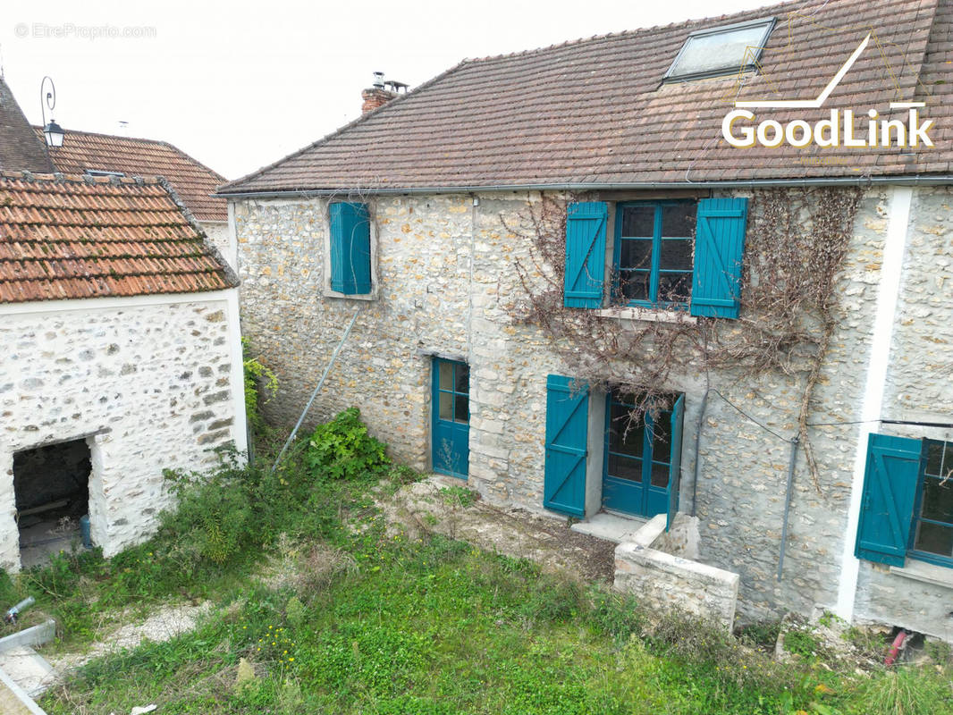 Maison à FONTENAY-LE-VICOMTE