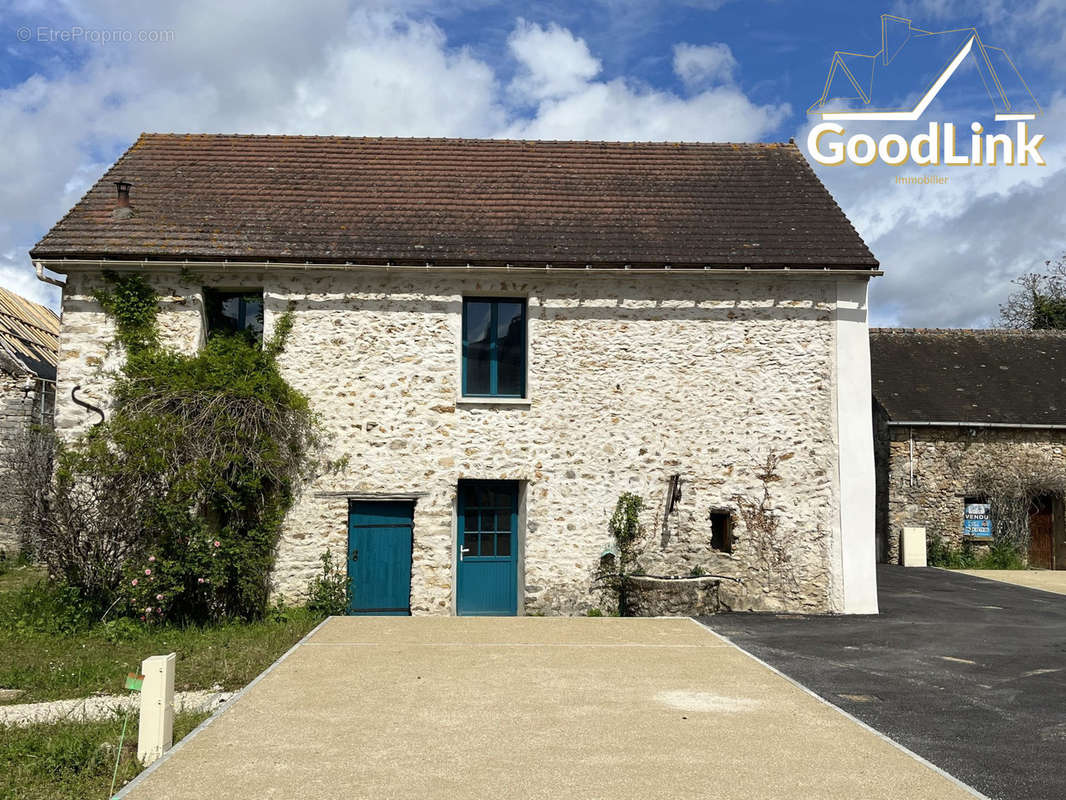 Maison à FONTENAY-LE-VICOMTE